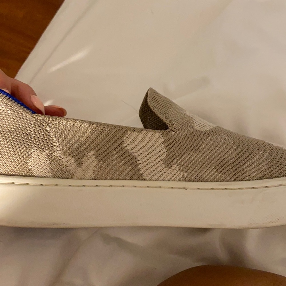 Sneaks !